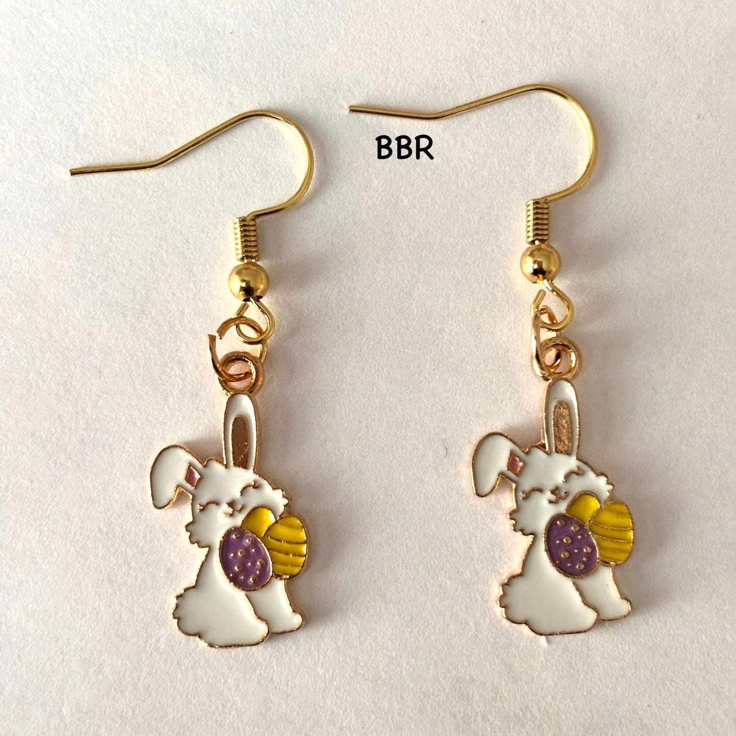 Bunny-shaped earrings with easter eggs