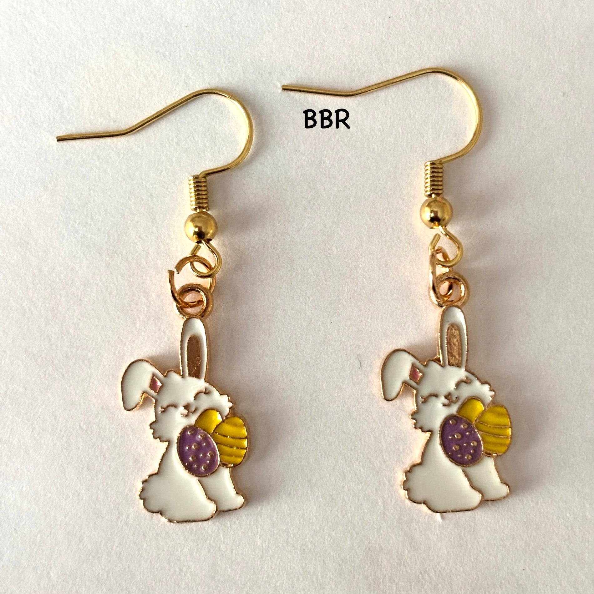 Bunny-shaped earrings with easter eggs